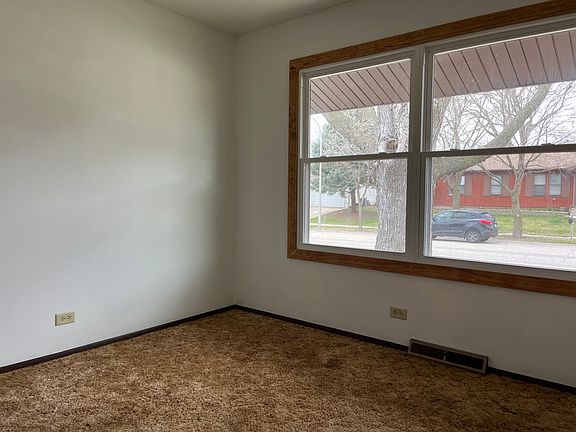 4th image of 501 Dean Dr
