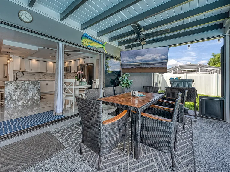 SE 1st Pl — Photo 28