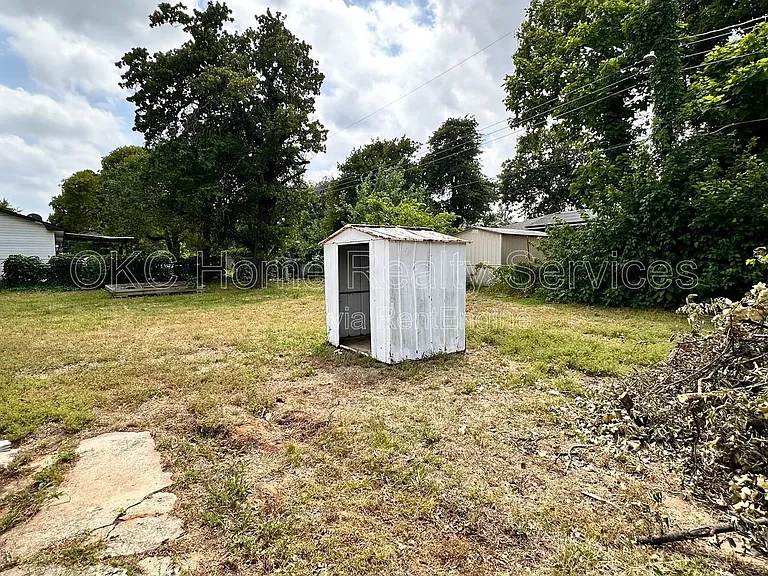 1617 N Christine Dr — Photo 24