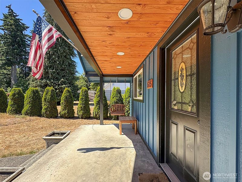 2nd image of 615 W 12th Street
