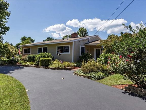 4th image of 27 Gibson Ave