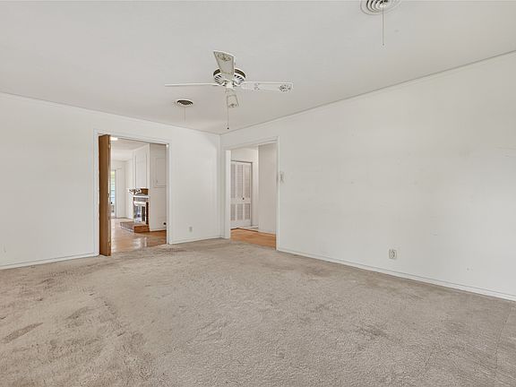 3rd image of 1271 N Wildwood Dr