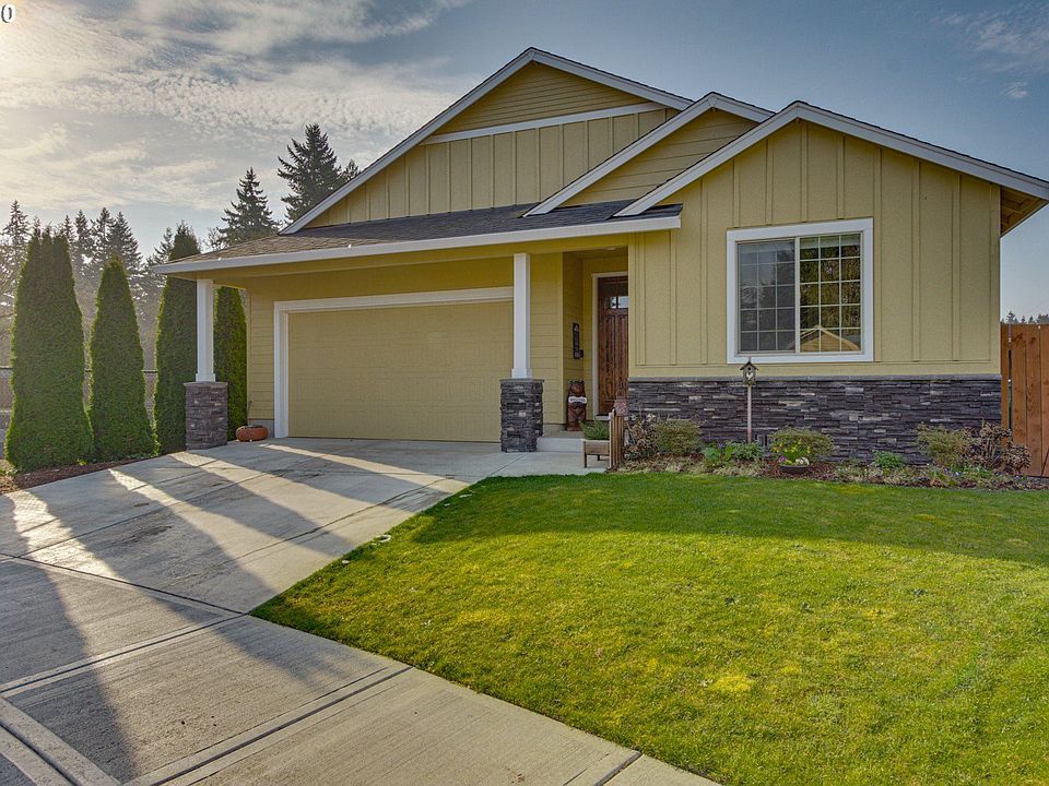 1st image of 4013 NE 109th Cir