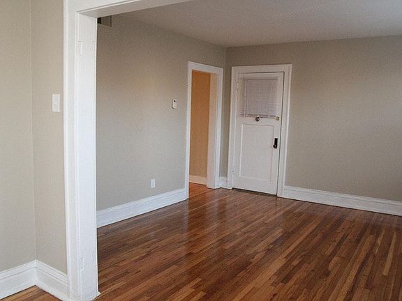 4th image of 815 Leland Ave APT 2S