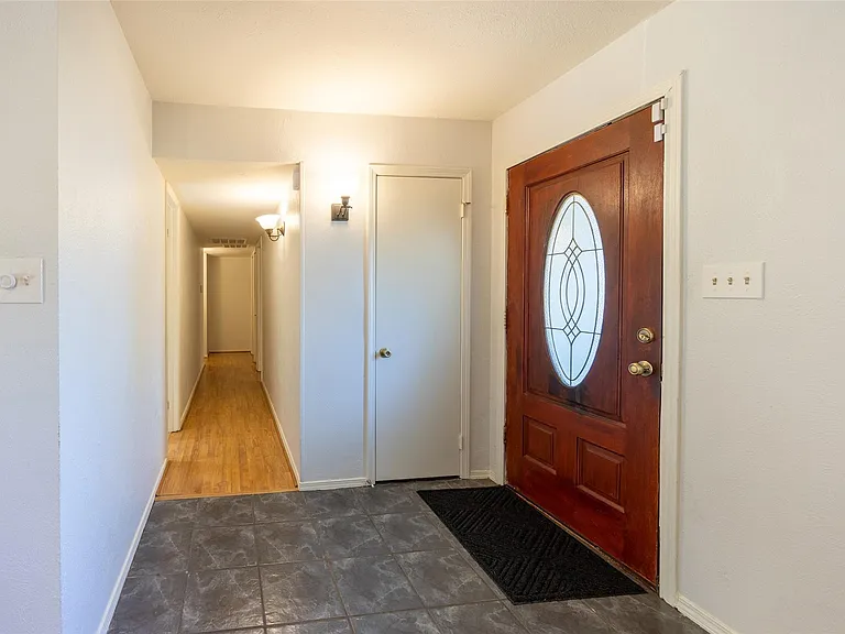 1512 Jabbet Dr — Photo 6