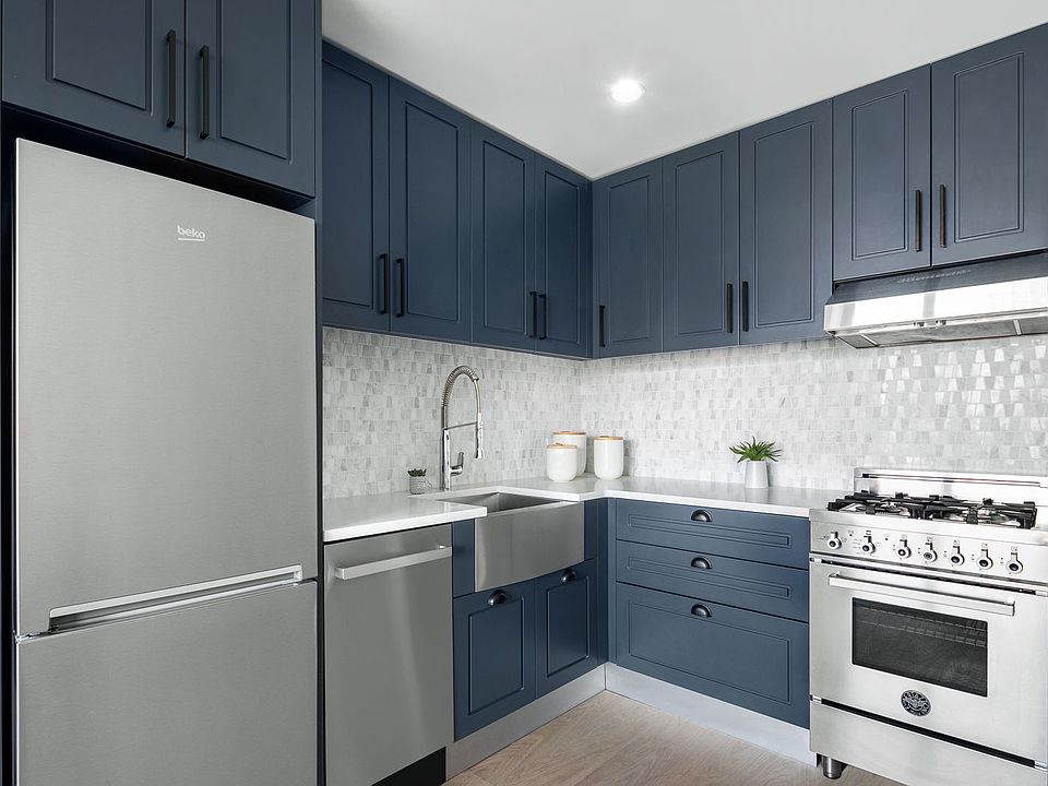 1st image of 475 Clermont Ave #813
