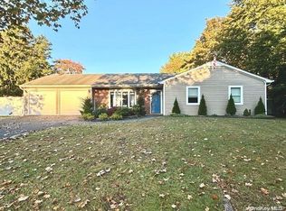 176 Wading River Hollow Rd, Middle Island, NY 11953