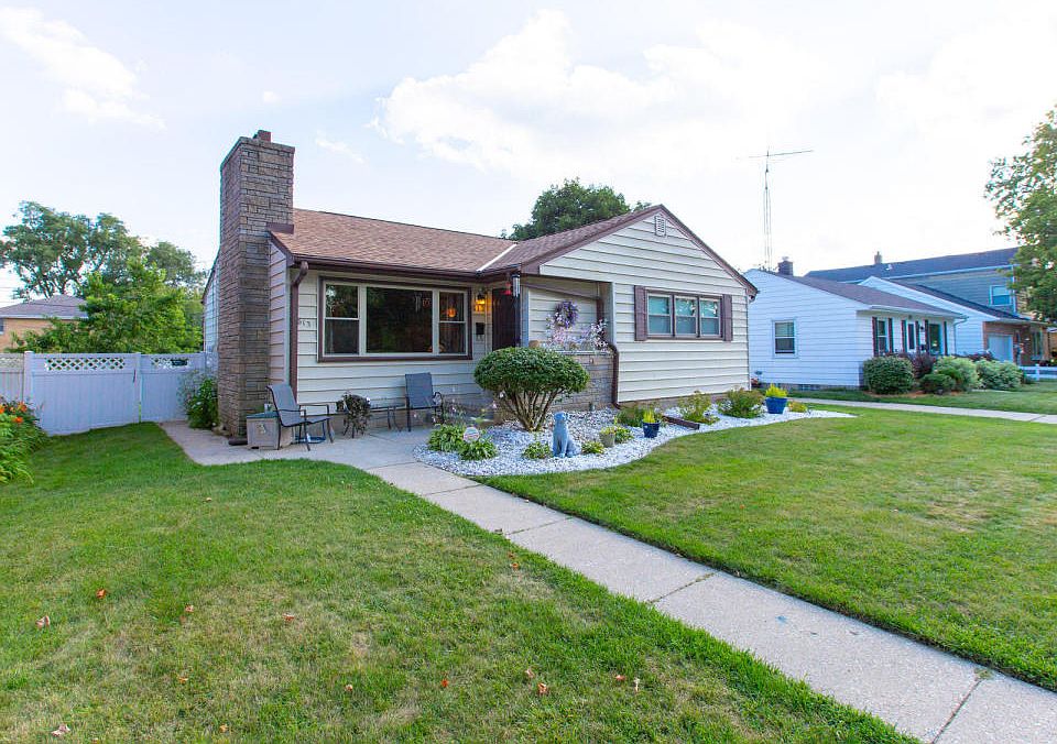 1st image of 613 Elm Ave