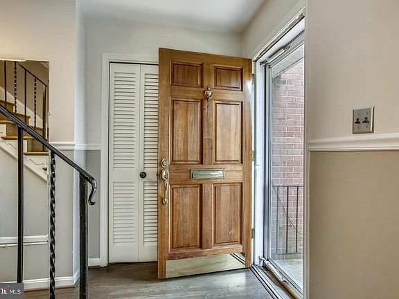 2nd image of 1008 N Vail St