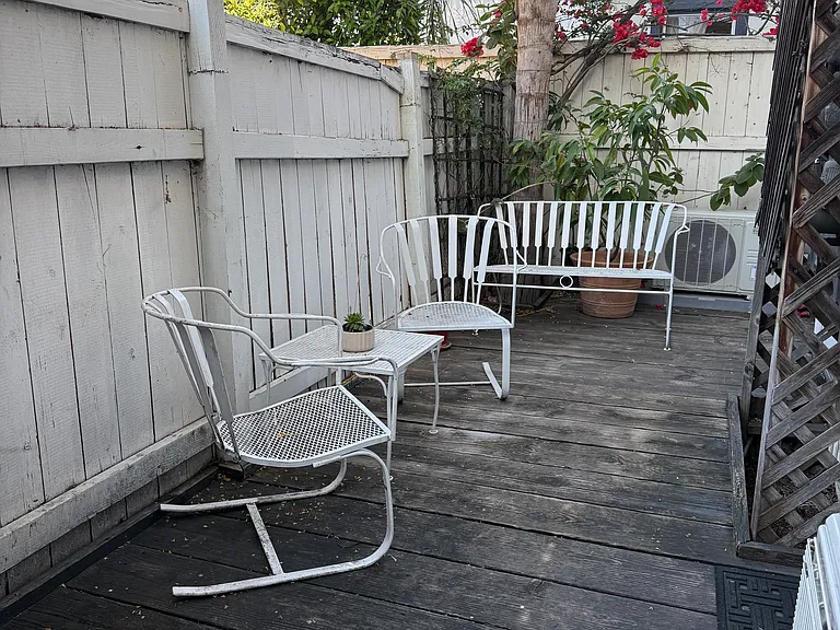 6087 Harold Way #1 — Photo 20