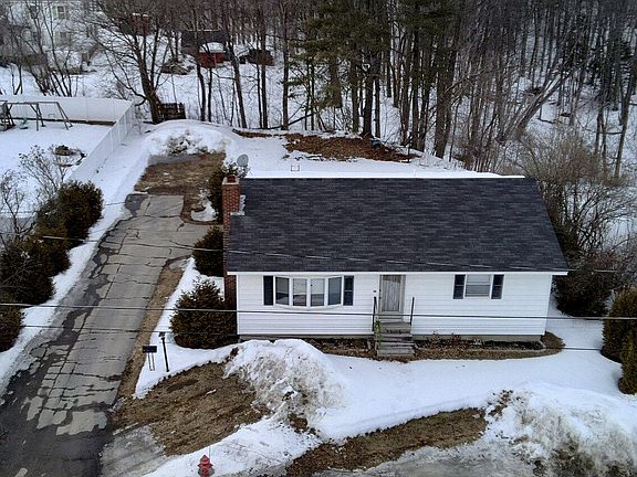 2nd image of 20 E Dyer Street