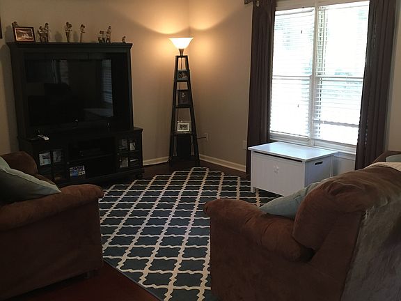 4th image of 90 Holly Haven Dr
