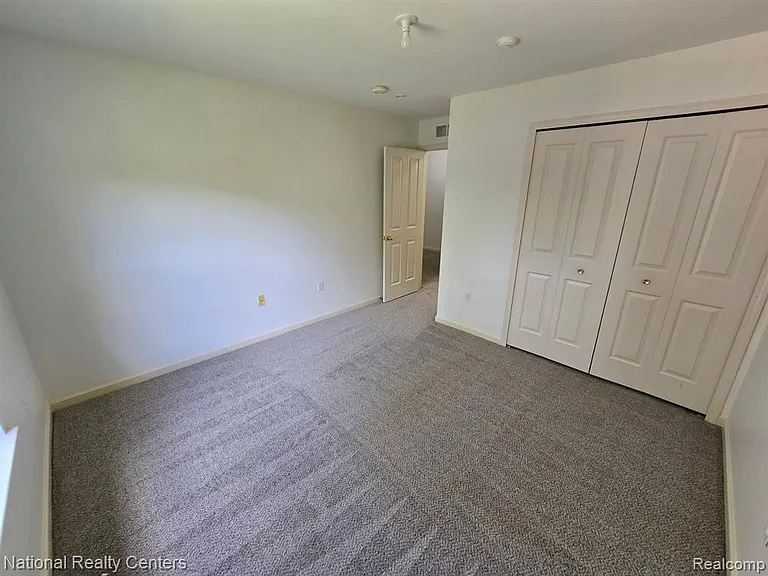 4058 Radcliff Dr — Photo 27