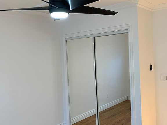 3rd image of 940 1/2 N Serrano Ave #940-1/2