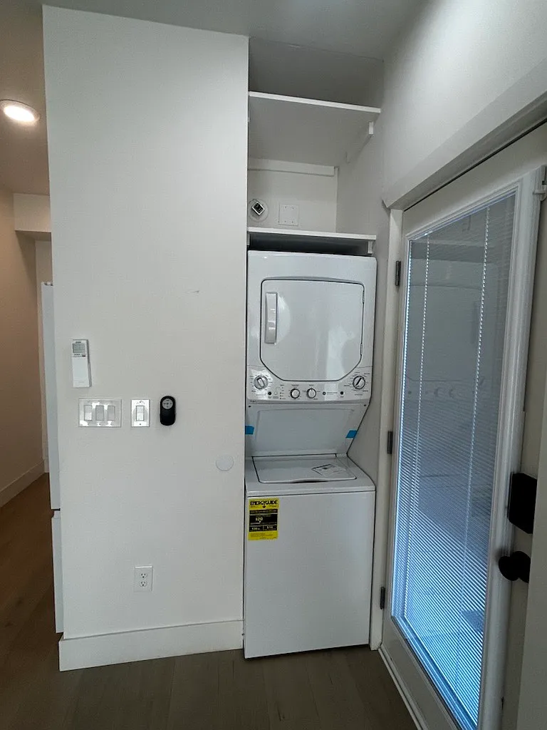 Studio, 594 sqft, $2,000 — Photo 4