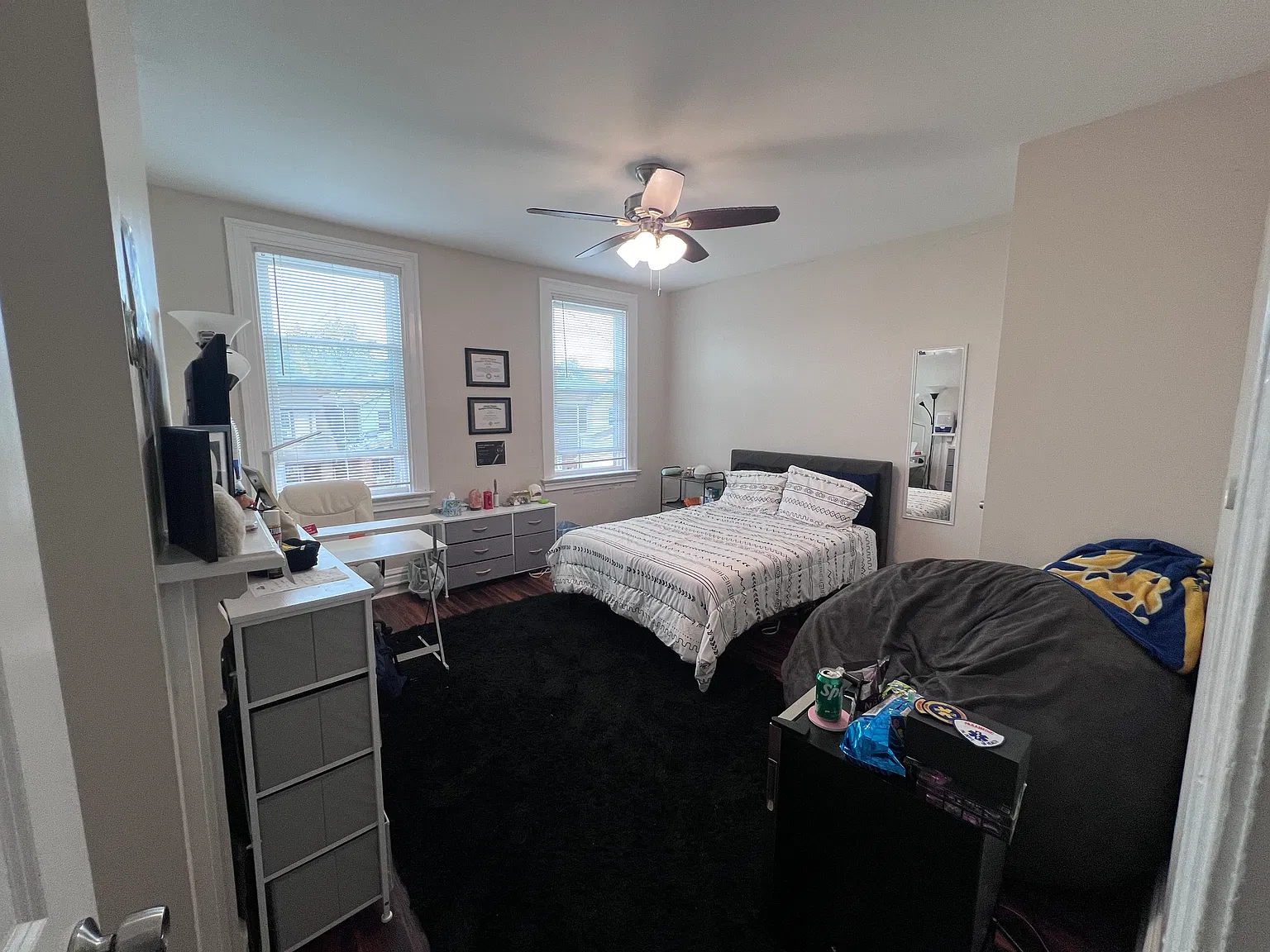 3 bed, 1.5 bath, $1,800 — Photo 2
