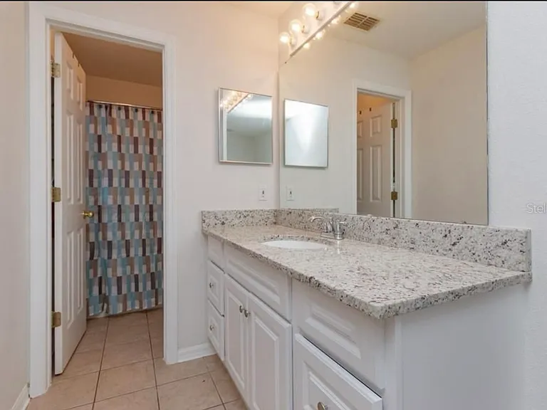 14601 Old Forest Ct — Photo 9