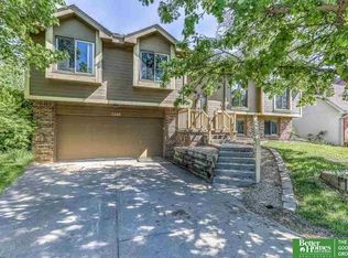 3268 Tammy St, Bellevue, NE 68123