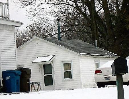 3rd image of 4006 Elyria Ave
