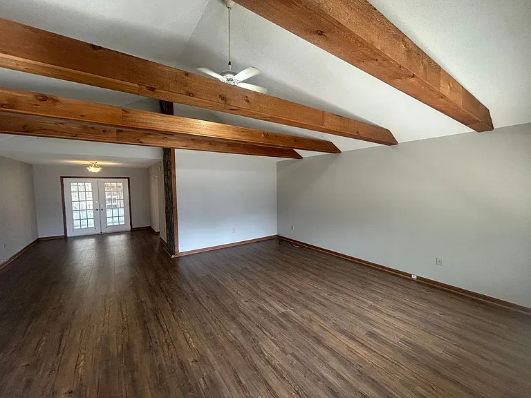 307 Stratford Pl — Photo 6