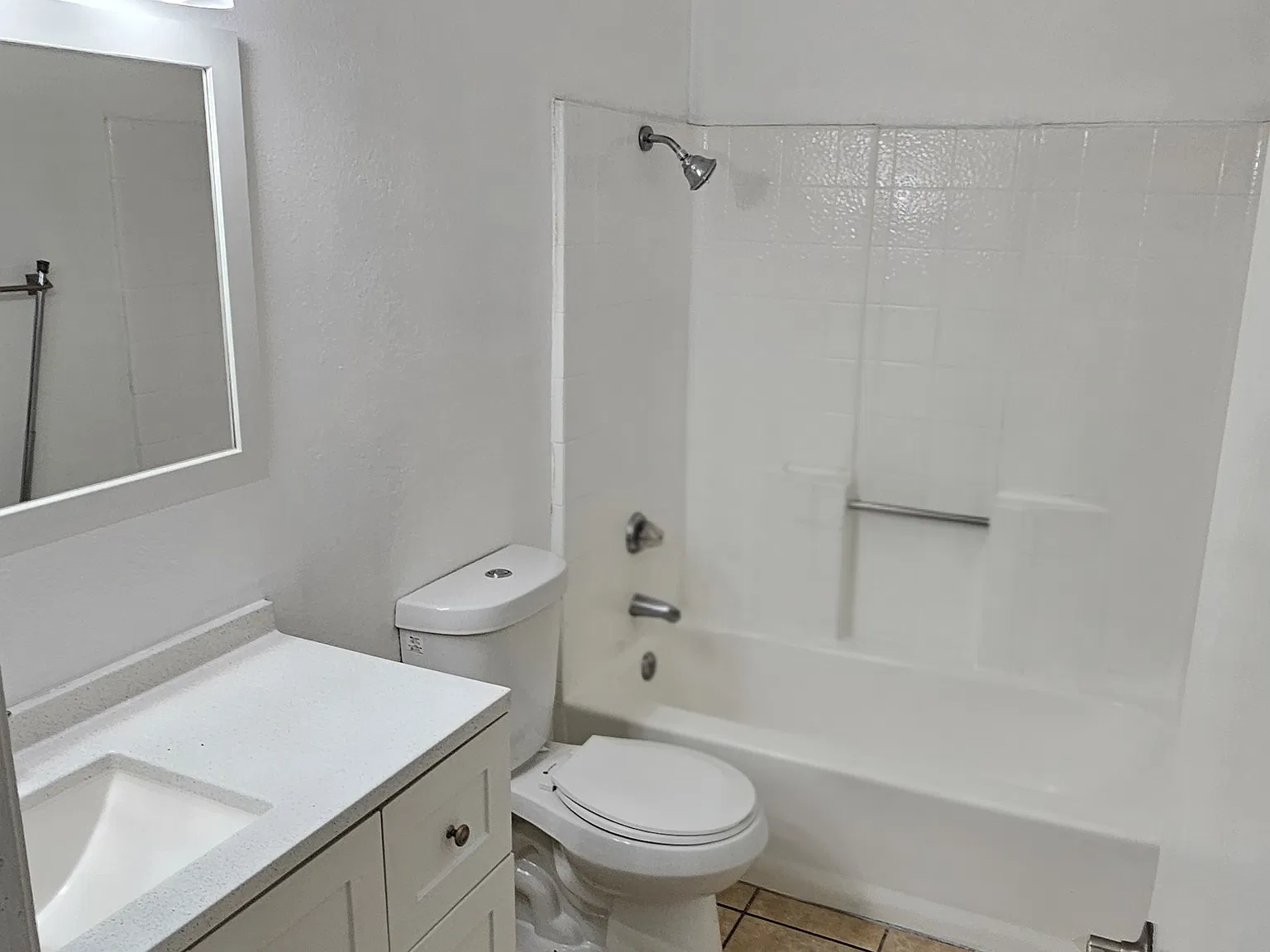 2 bed, 835 sqft, $1,575 — Photo 4