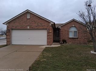 8373 Jefferson Ct, Warren, MI 48093
