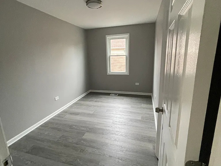 7315 S Greenwood Ave — Photo 9