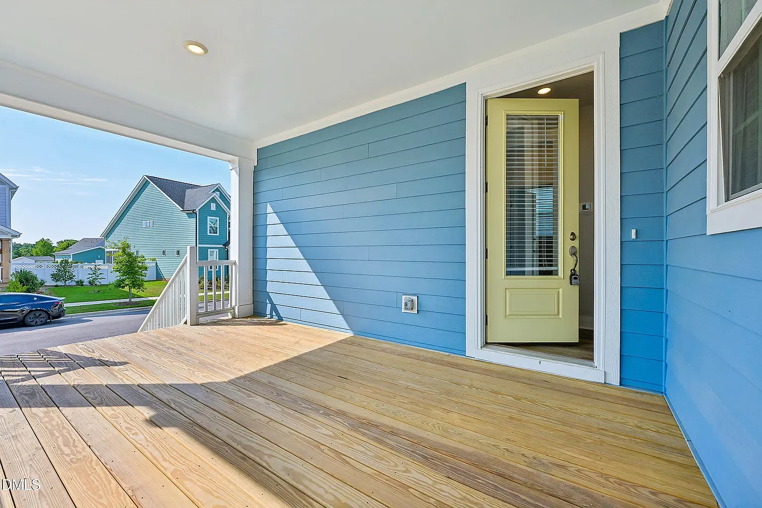 3 bed, 2.5 bath, 2250 sqft, $2,295 — Photo 2