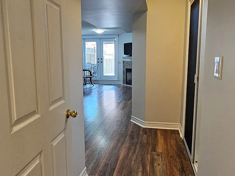46 Courtland Cres #BASEMENT — Photo 15