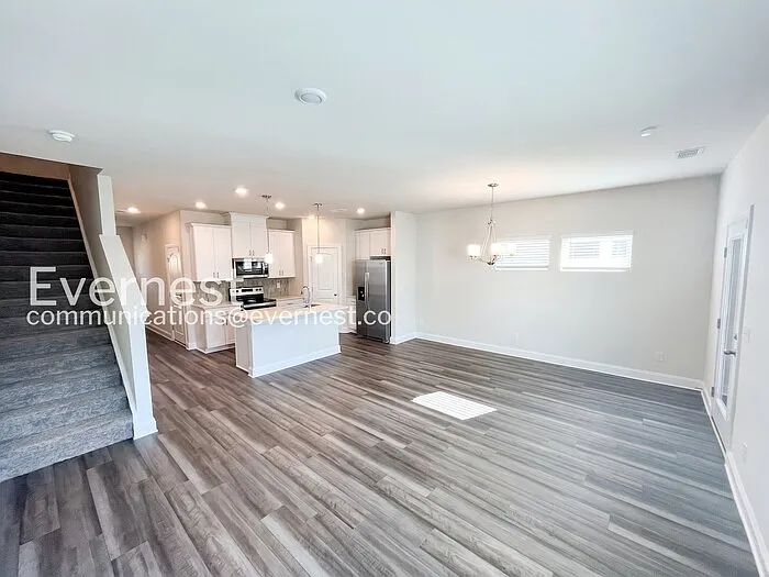 4522 Skywood Ln — Photo 3