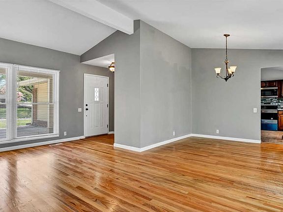 3rd image of 1 Roan Cir