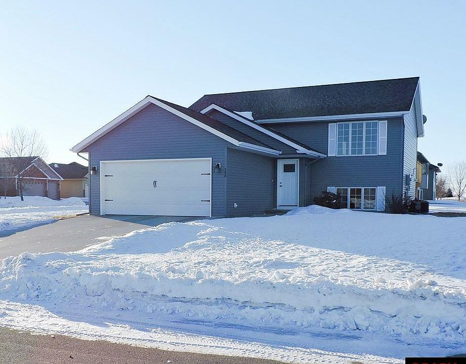 1st image of 156 Creekside Ct