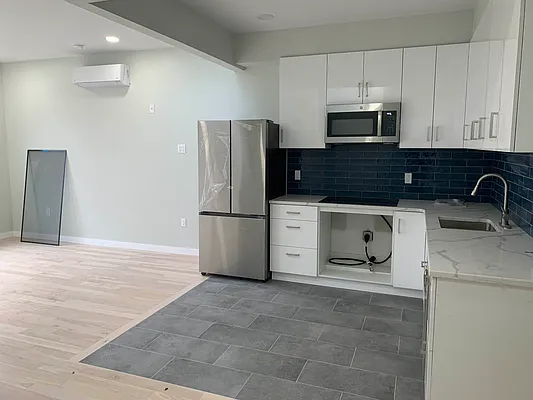 Rented by Voro, LLC | media 12