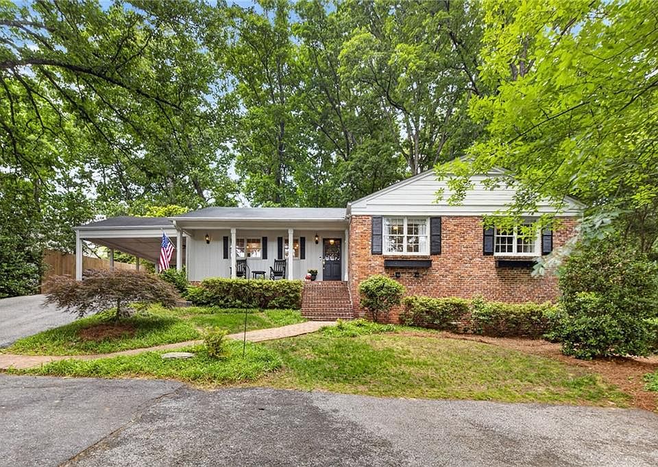 1st image of 530 Forest Hills Dr