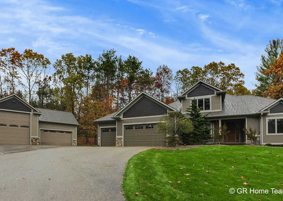 1st image of 7475 Valle Del Pino Dr NE
