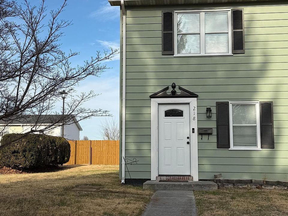 1st image of 218 Moore Dr