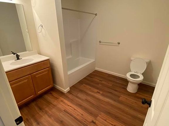 4th image of 215 Kenlee Dr #312