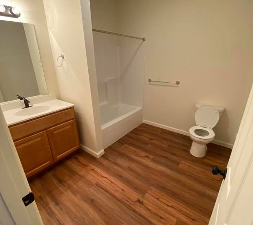 1st image of 215 Kenlee Dr #314