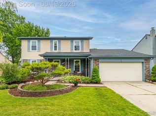 45209 Saltz Rd, Canton, MI 48187