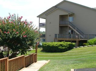 1055 Mariners Way APT 17, Huddleston, VA 24104