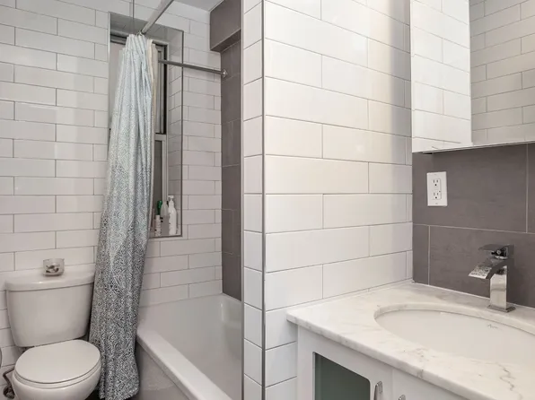 156-08 Riverside Drive West image 6 of 7