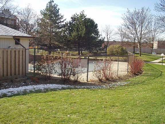 2nd image of 3050 Pheasant Creek Dr APT 209