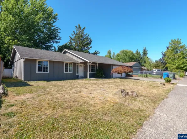 4702 Regal Dr NE, Salem, OR 97301