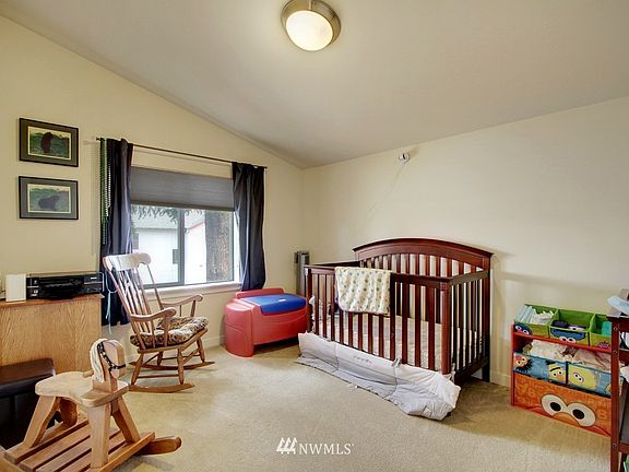 4th image of 2701 B NE 123rd Street