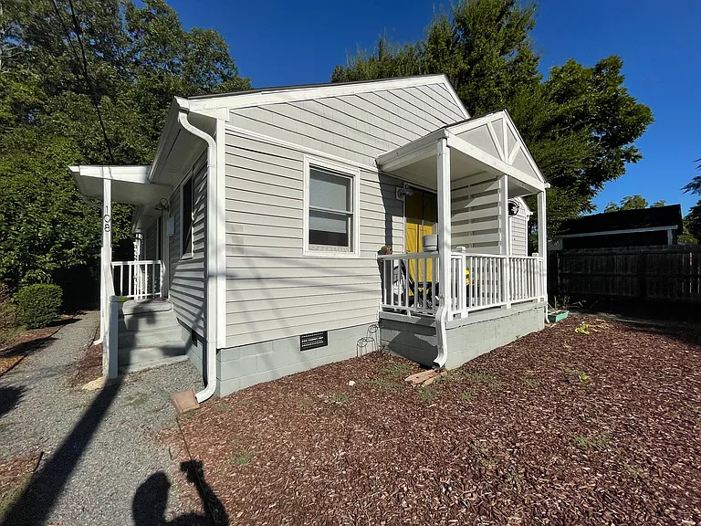 104 Bart St #104 — Photo 2