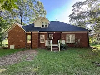 4 bed, 2.5 bath, 2169 sqft, $2,200 — Photo 4