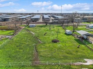 750 Meadowbrook Dr, Lucas, TX 75098