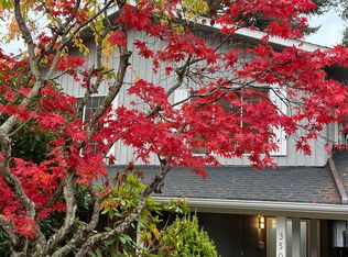 350 52a St, Delta, BC V4M 2Z9