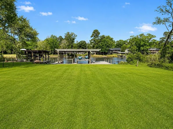 17619 Cove Ln, Port Vincent, LA 70726