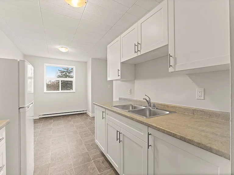3160 Peter St — Photo 10